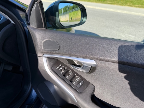 Used Volvo V40 2018 for sale - 74625412: Photo 13