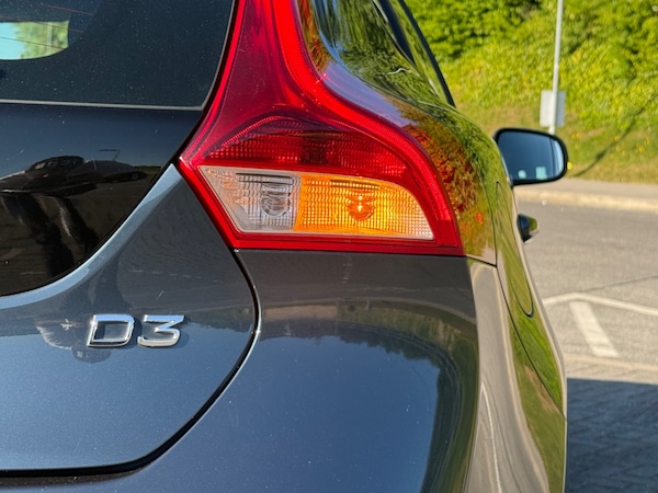 Used Volvo V40 2018 for sale - 74625412: Photo 30