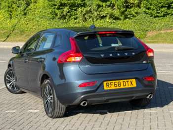 Used Volvo V40 2018 for sale - 74625412: Photo
