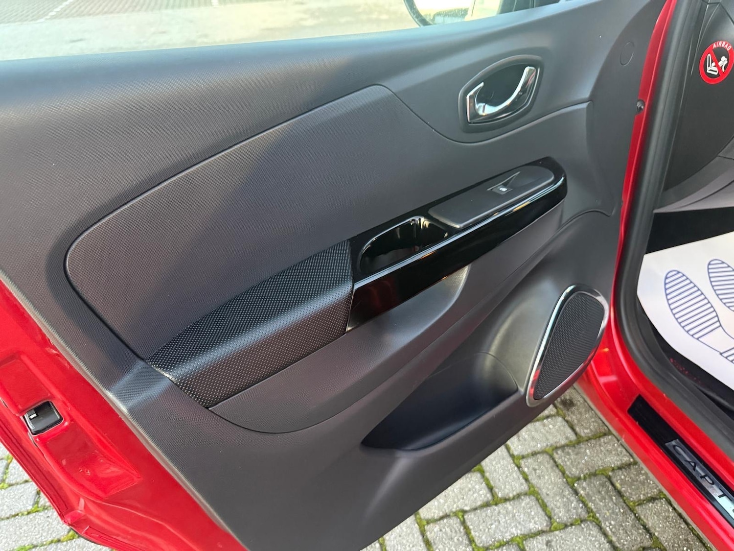 Used Renault Captur 2015 for sale - 76735033: Photo 30