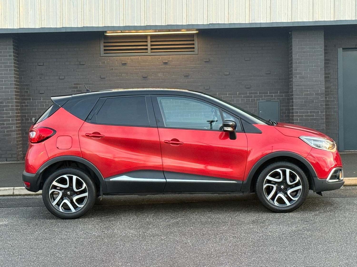 Used Renault Captur 2015 for sale - 76735033: Photo 46