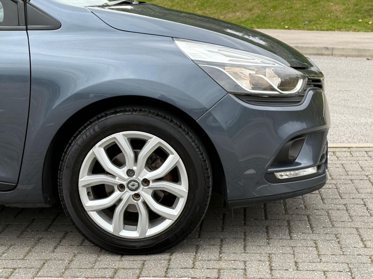 Used Renault Clio 2017 for sale - 76037960: Photo 20