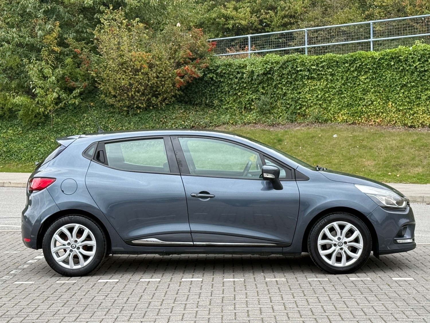 Used Renault Clio 2017 for sale - 76037960: Photo 8