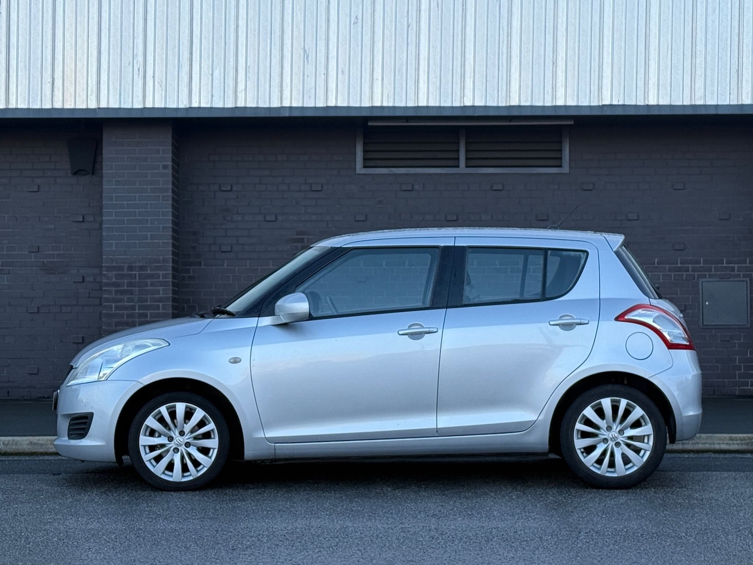 Used Suzuki Swift 2012 for sale - 76968644: Photo 28