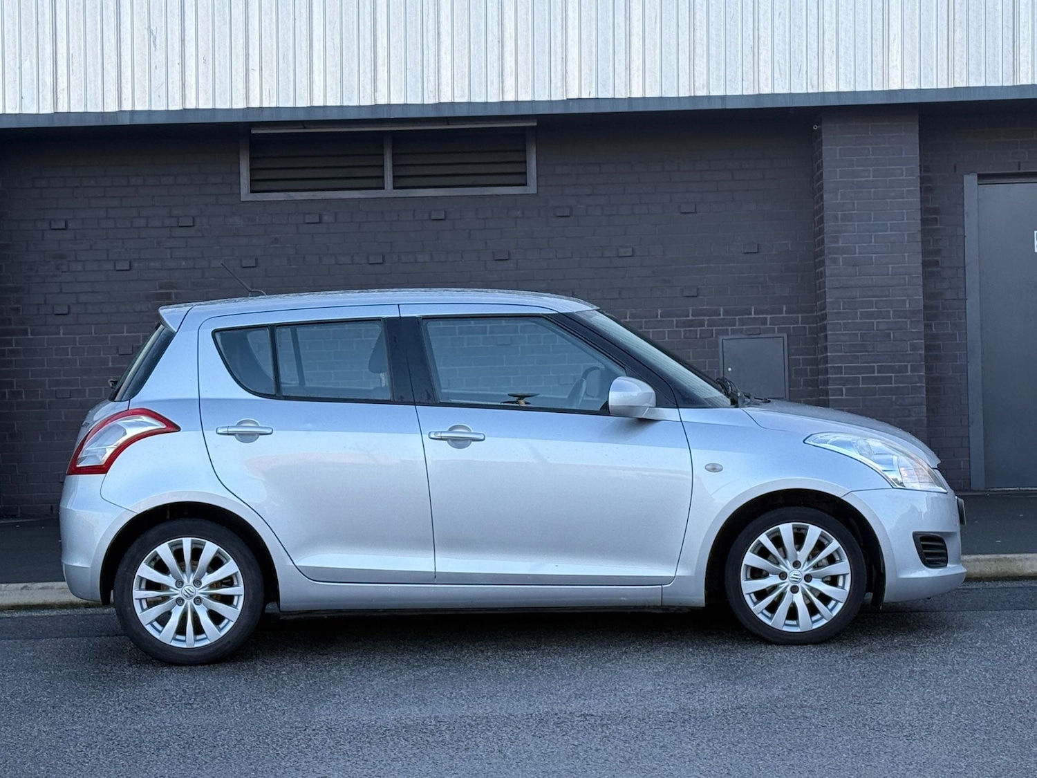 Used Suzuki Swift 2012 for sale - 76968644: Photo 29