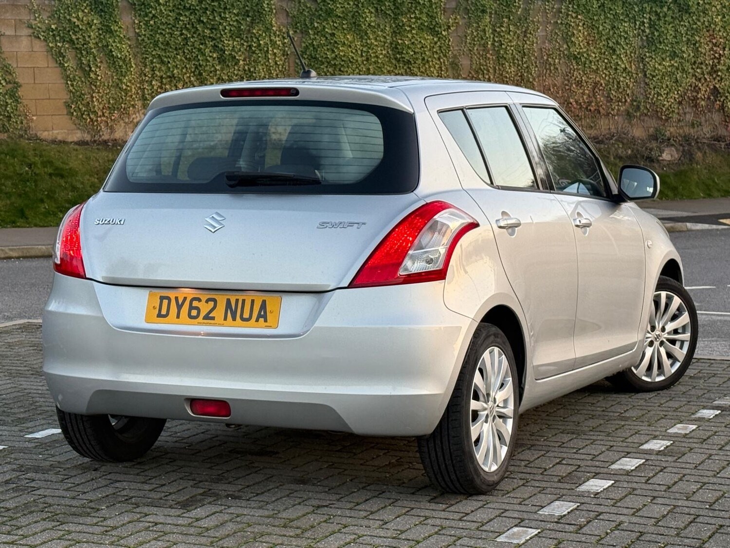 Used Suzuki Swift 2012 for sale - 76968644: Photo 5