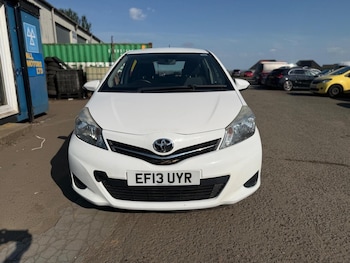 Used Toyota Yaris 2013 for sale - 79473512: Photo