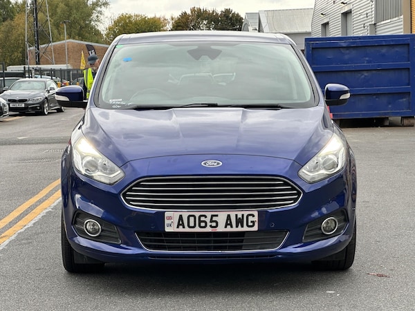 Used Ford S-Max 2015 for sale - 76296133: Photo 2