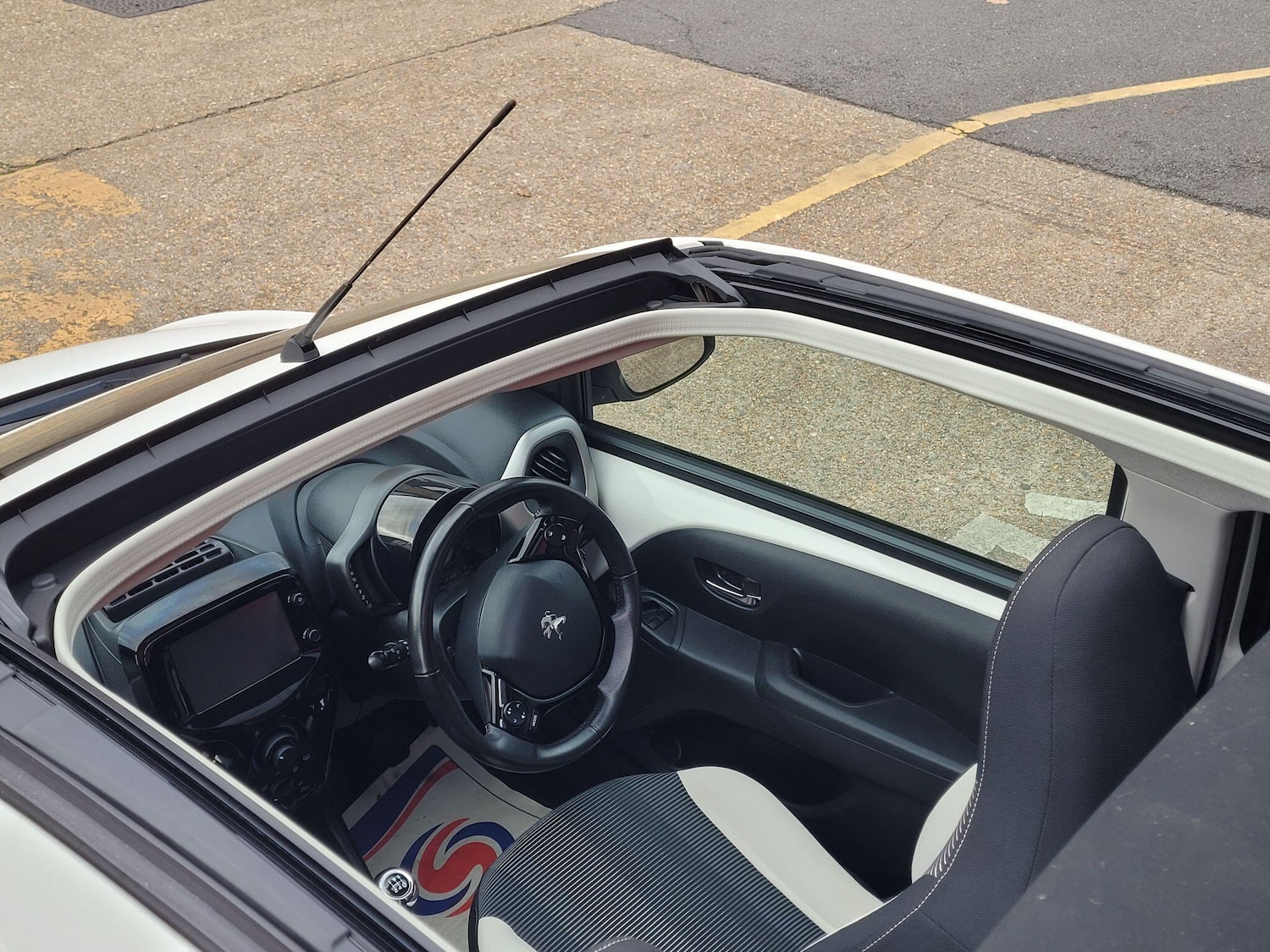 Used Peugeot 108 2015 for sale - 76831784: Photo 13