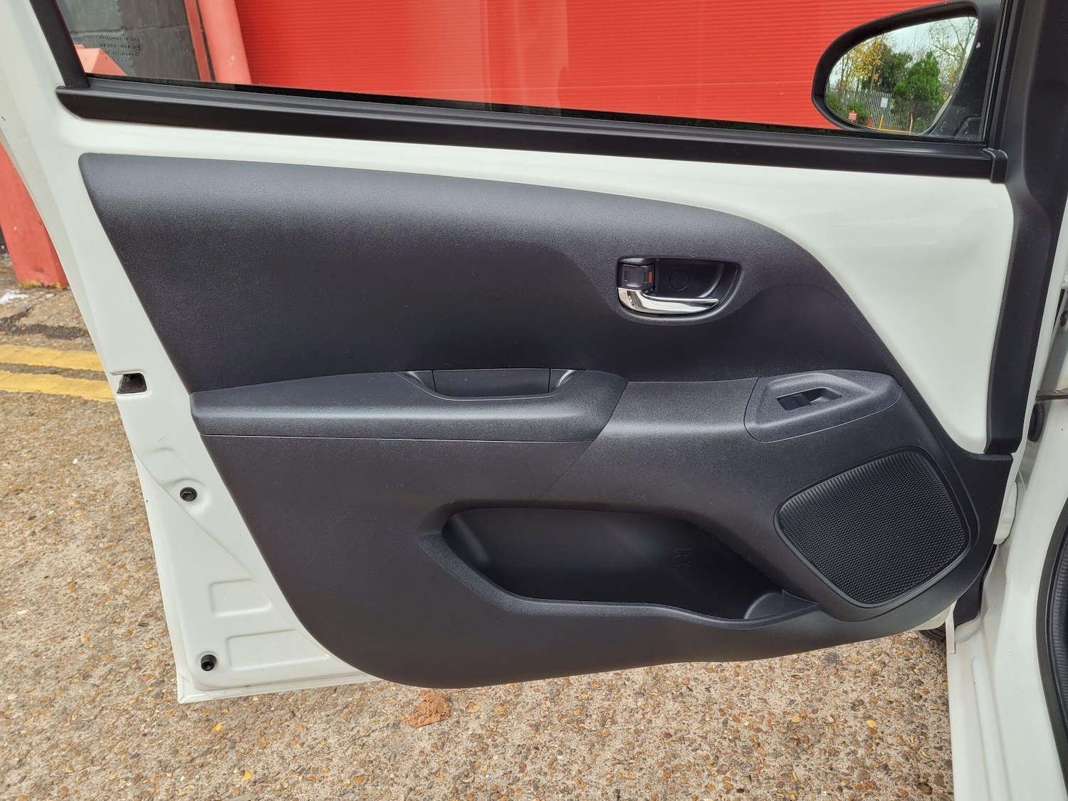 Used Peugeot 108 2015 for sale - 76831784: Photo 30