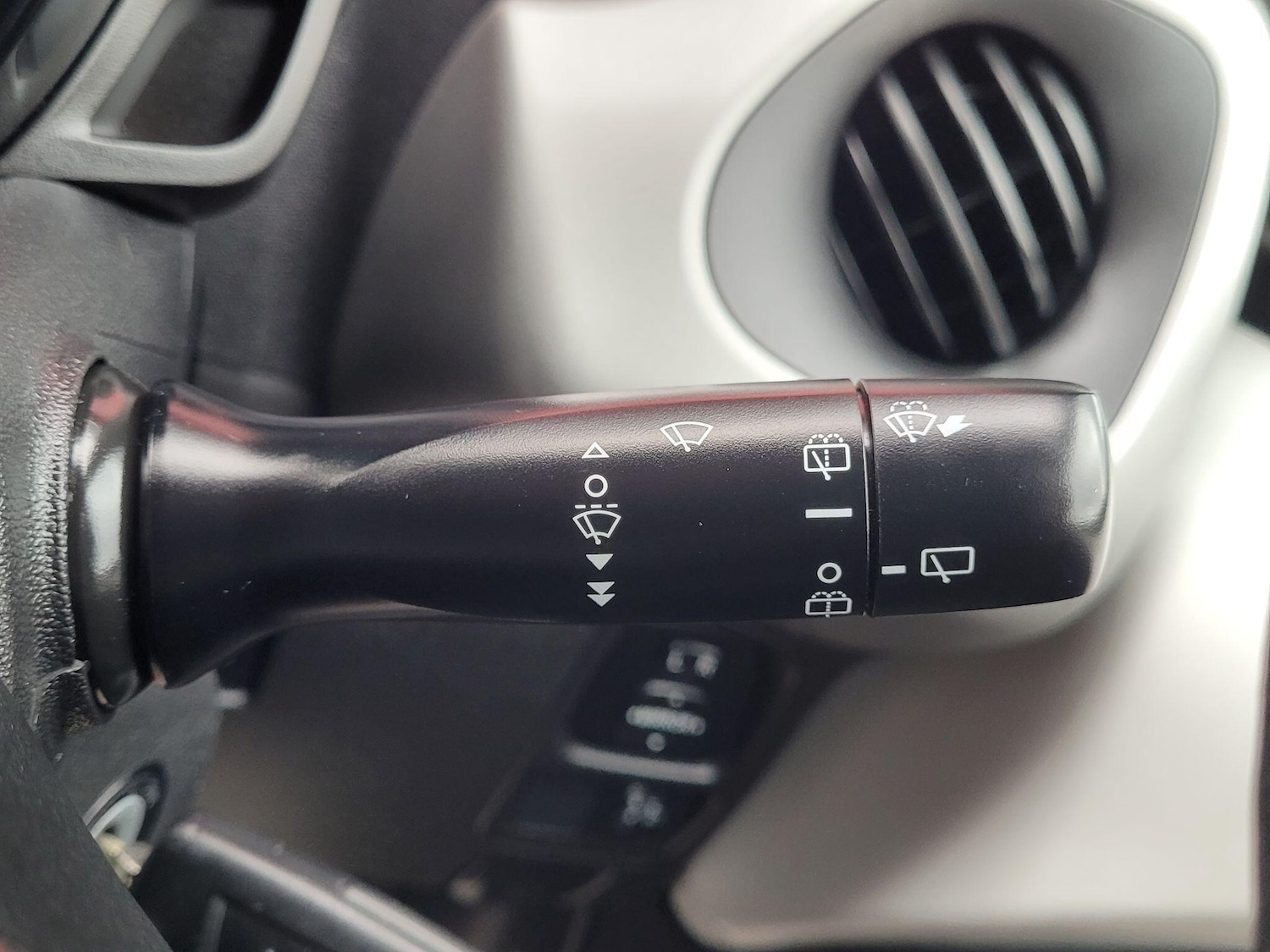 Used Peugeot 108 2015 for sale - 76831784: Photo 35