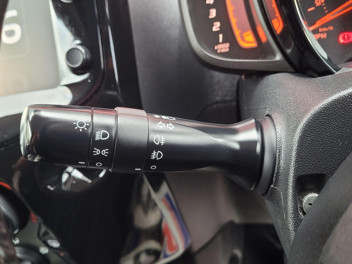 Used Peugeot 108 2015 for sale - 76831784: Photo 36