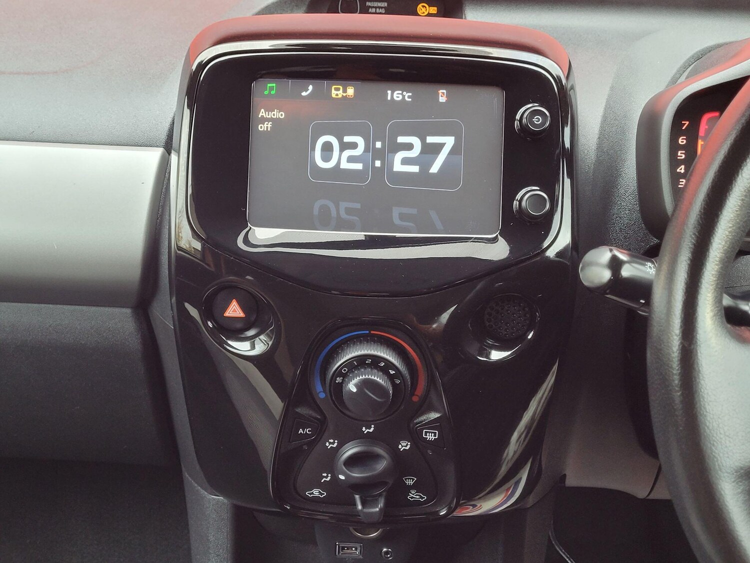 Used Peugeot 108 2015 for sale - 76831784: Photo 38