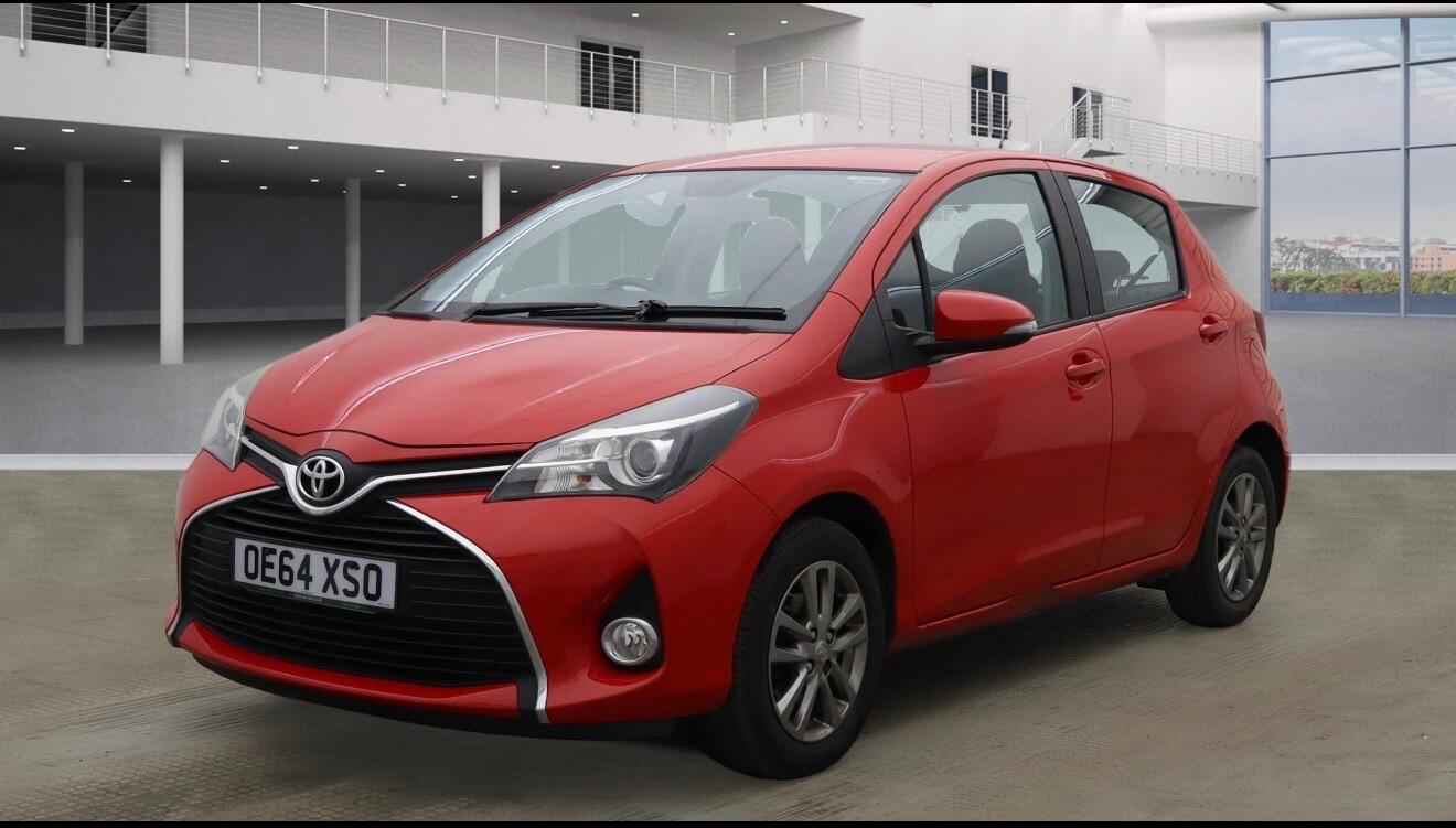 Used Toyota Yaris 2015 for sale - 77823864: Photo 2