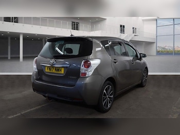 Used Toyota Verso 2017 for sale - 77994249: Photo