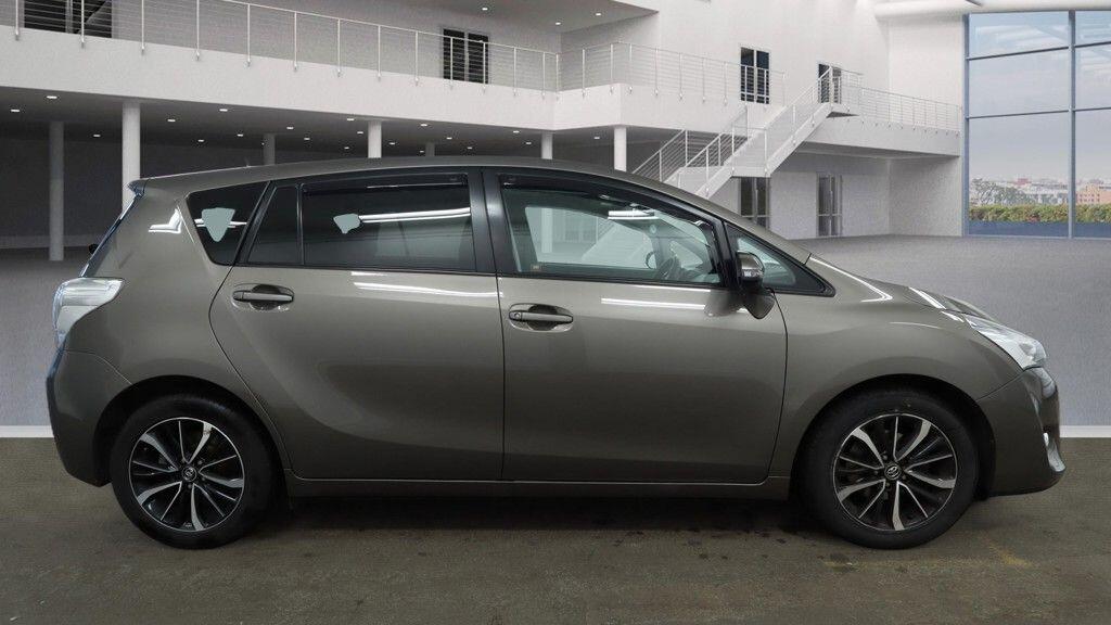 Used Toyota Verso 2017 for sale - 77994249: Photo 5