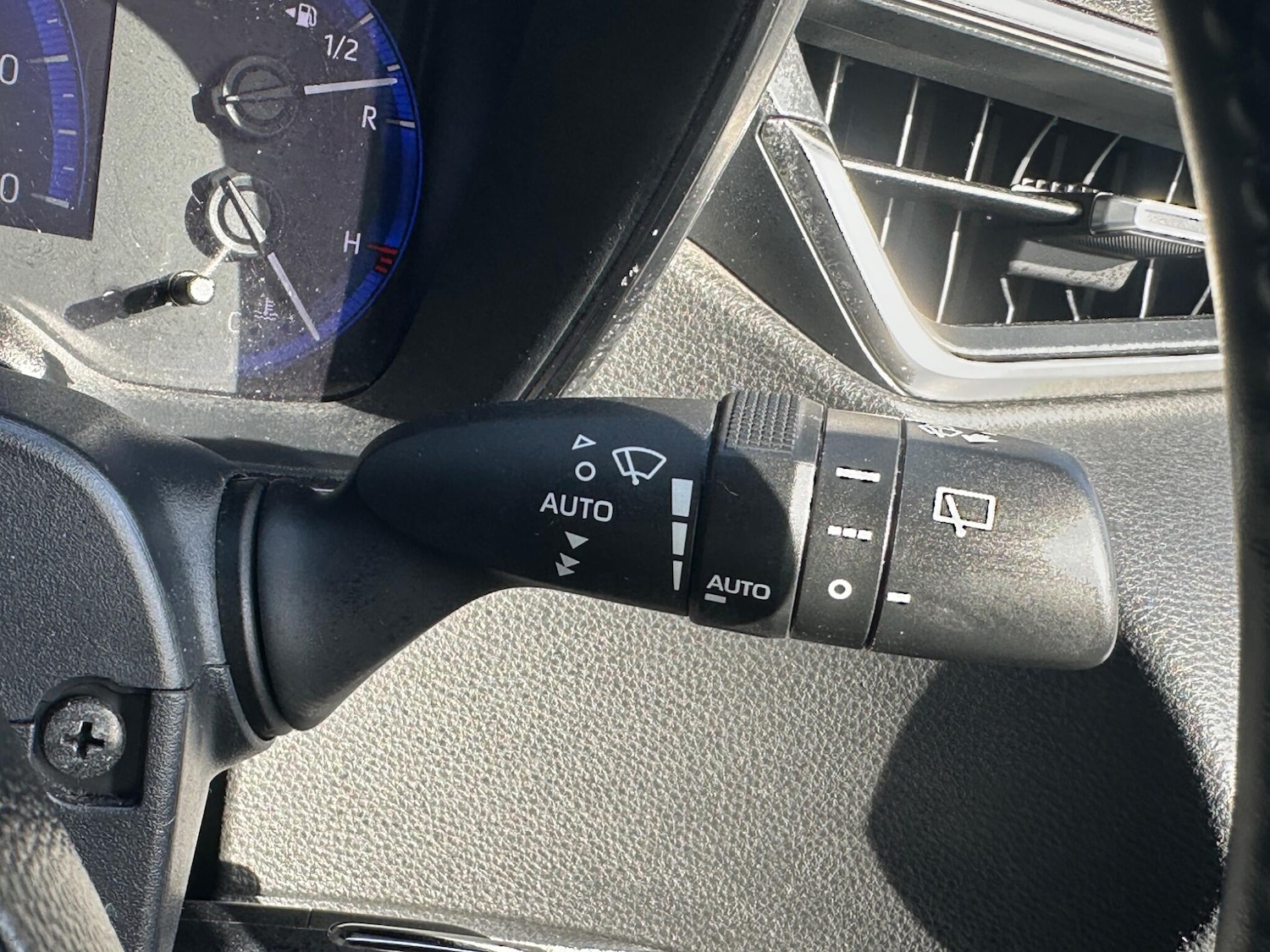 Used Toyota Corolla 2019 for sale - 77769072: Photo 37