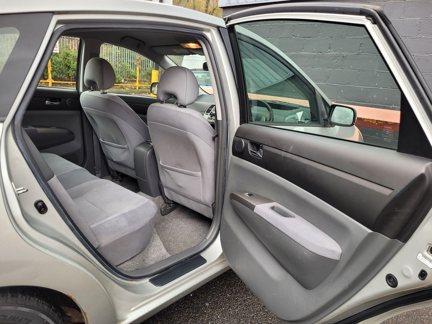 Used Toyota Prius 2005 for sale - 76831816: Photo 14