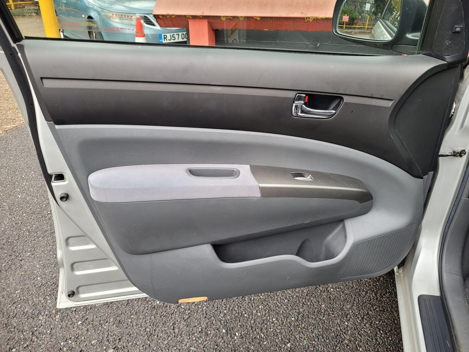 Used Toyota Prius 2005 for sale - 76831816: Photo 24