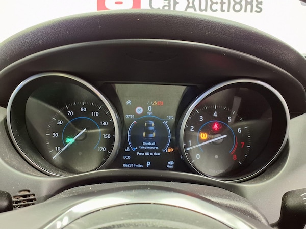 Used Jaguar XE 2017 for sale - 76314628: Photo 11