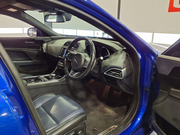 Used Jaguar XE 2017 for sale - 76314628: Photo 12
