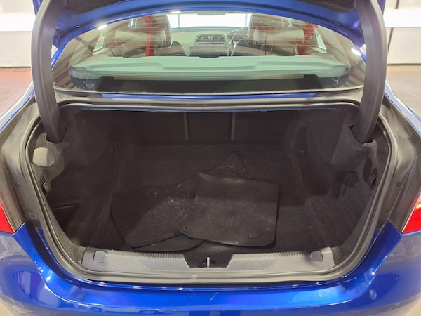 Used Jaguar XE 2017 for sale - 76314628: Photo 15