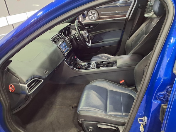 Used Jaguar XE 2017 for sale - 76314628: Photo 17
