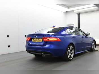 Used Jaguar XE 2017 for sale - 76314628: Photo 4