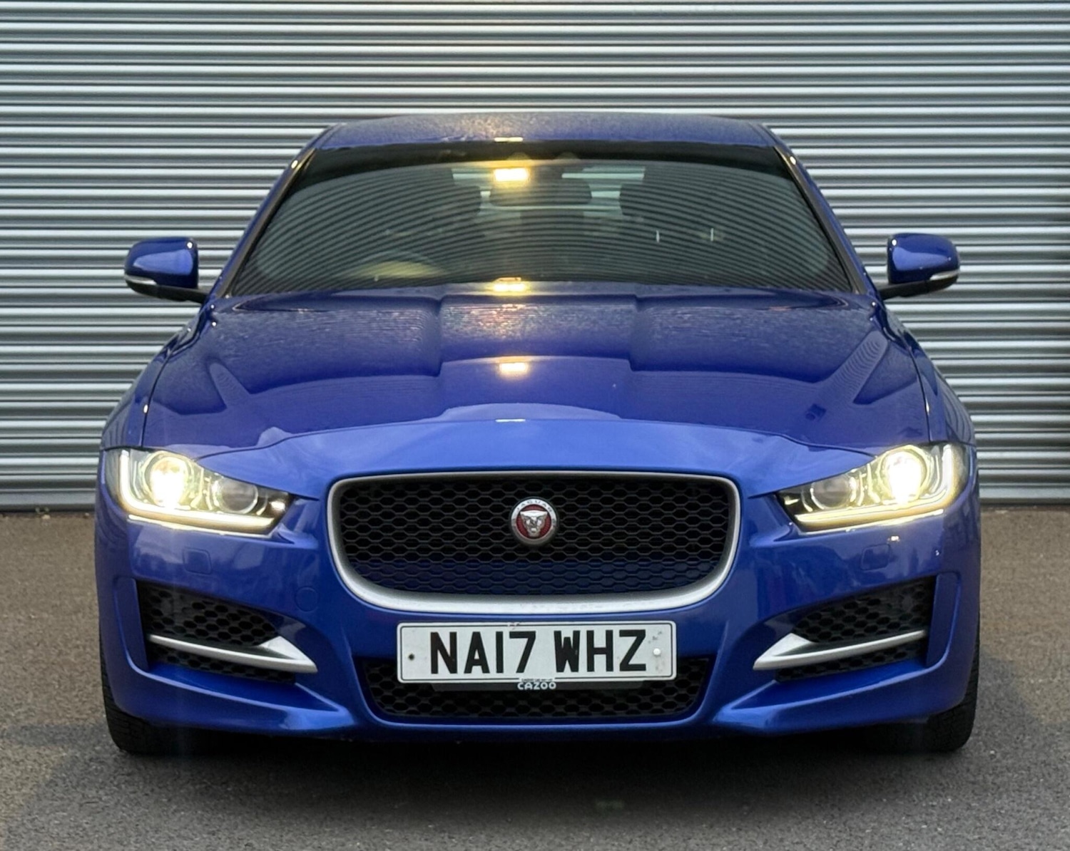 Used Jaguar XE 2017 for sale - 76984897: Photo 2