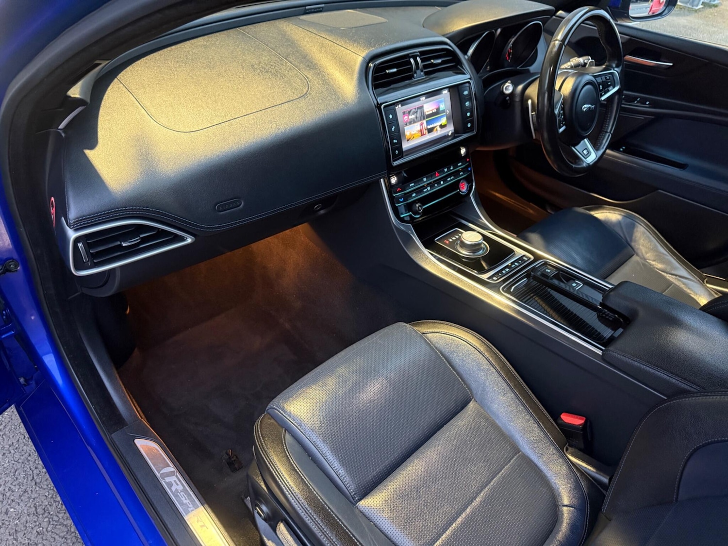 Used Jaguar XE 2017 for sale - 76984897: Photo 24