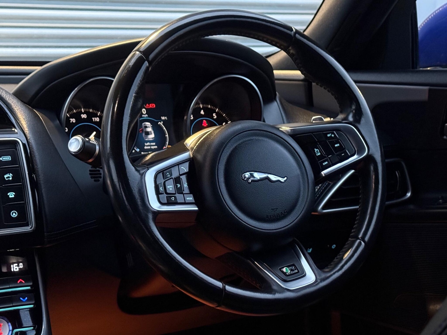 Used Jaguar XE 2017 for sale - 76984897: Photo 27