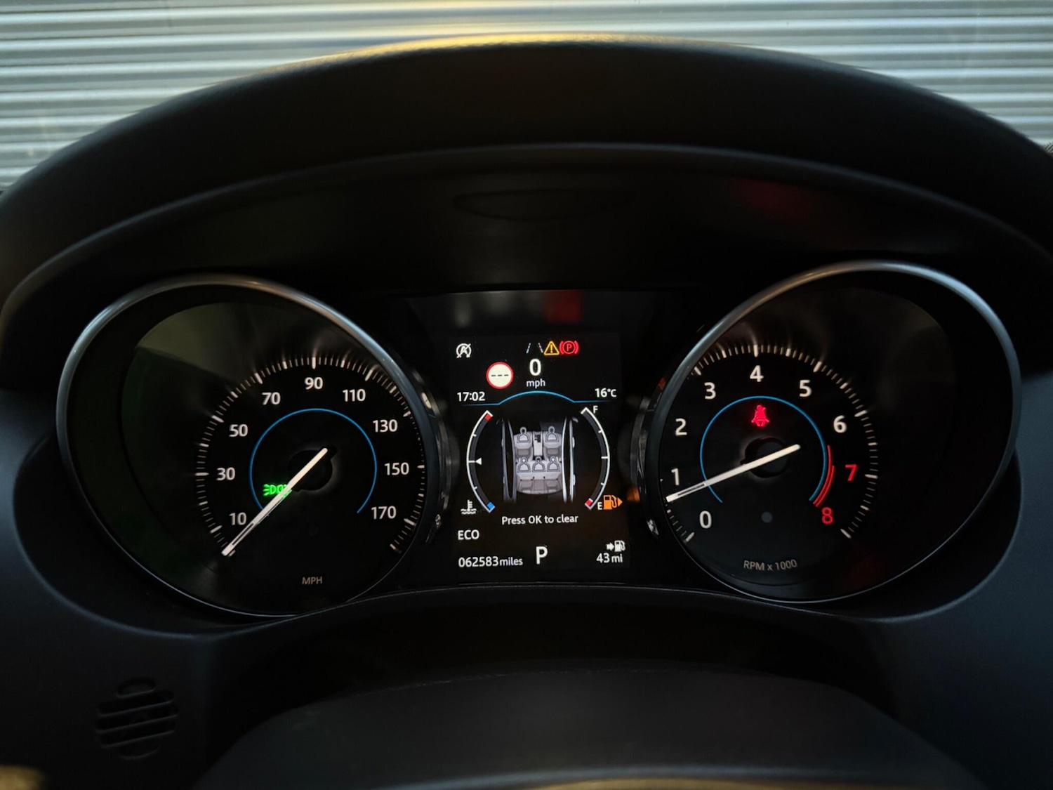 Used Jaguar XE 2017 for sale - 76984897: Photo 28