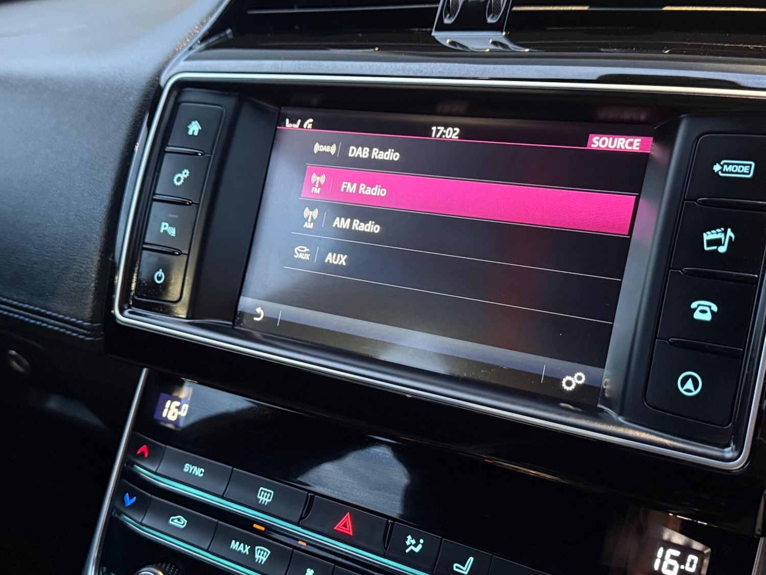 Used Jaguar XE 2017 for sale - 76984897: Photo 46