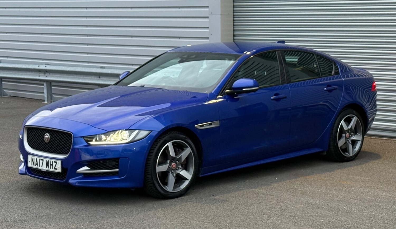 Used Jaguar XE 2017 for sale - 76984897: Photo 5