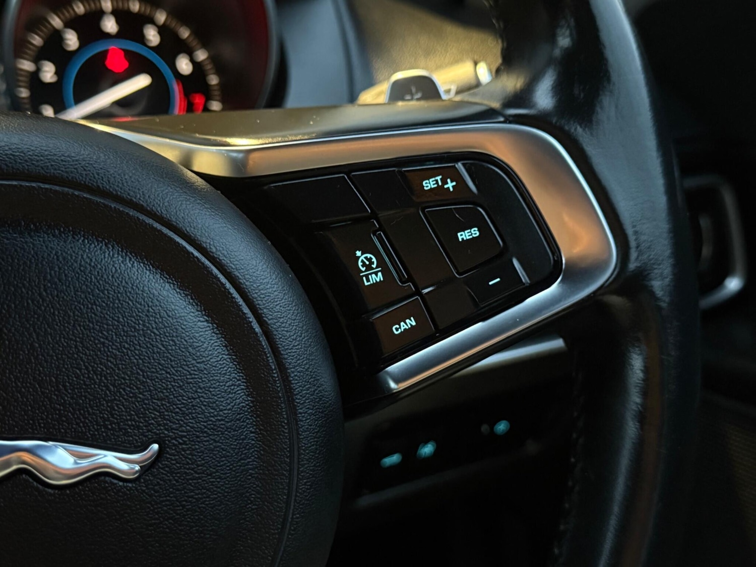 Used Jaguar XE 2017 for sale - 76984897: Photo 58