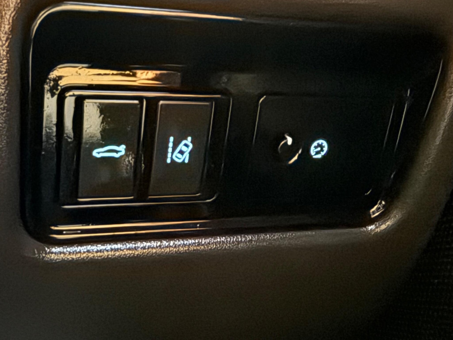 Used Jaguar XE 2017 for sale - 76984897: Photo 61