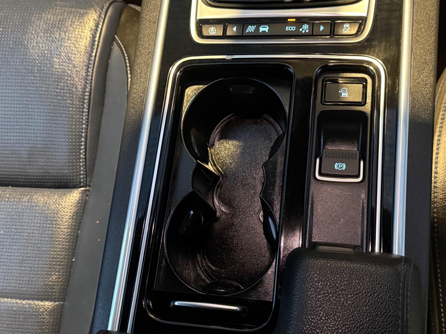 Used Jaguar XE 2017 for sale - 76984897: Photo 62