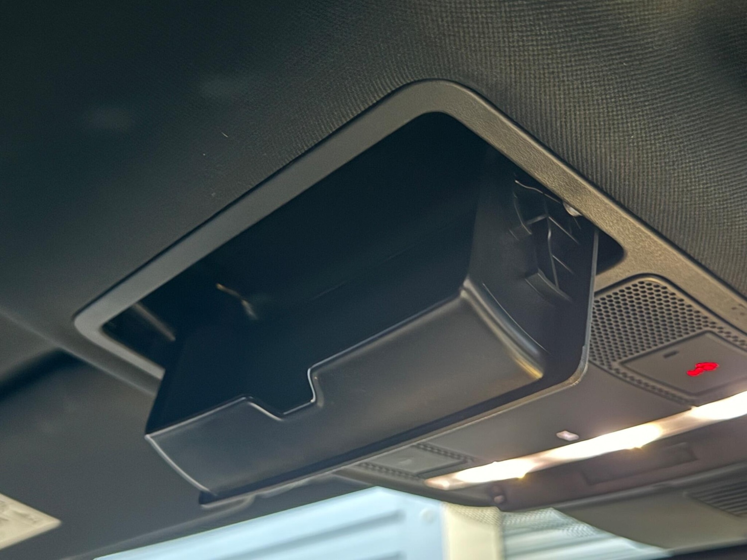 Used Jaguar XE 2017 for sale - 76984897: Photo 64