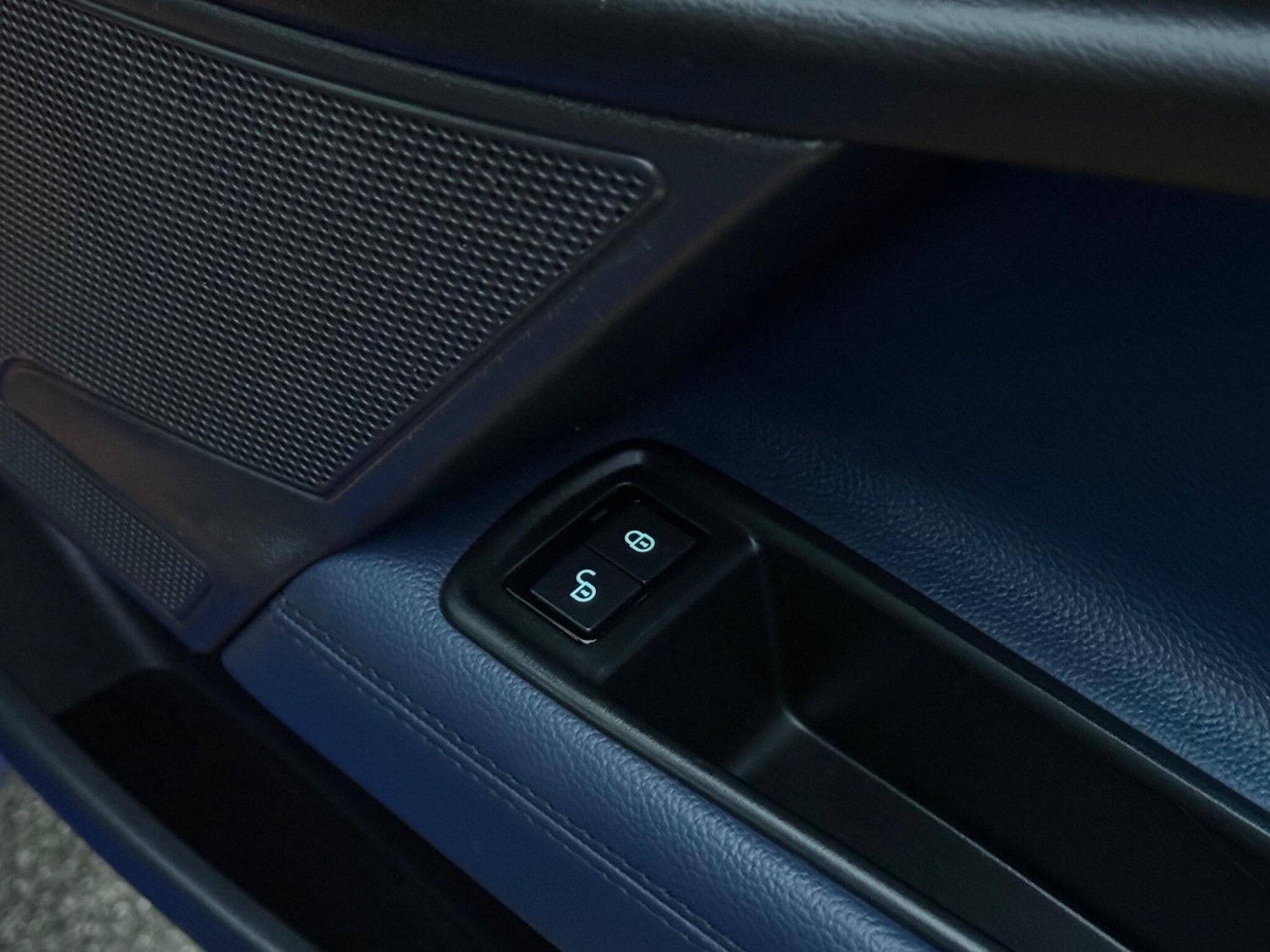 Used Jaguar XE 2017 for sale - 76984897: Photo 72