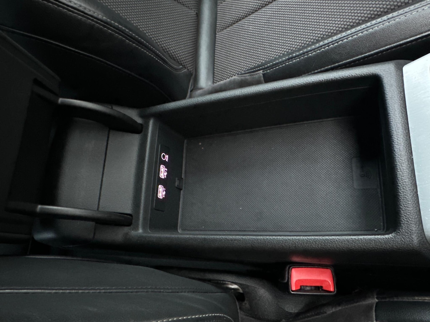 Used Audi A4 Avant 2016 for sale - 76251210: Photo 15