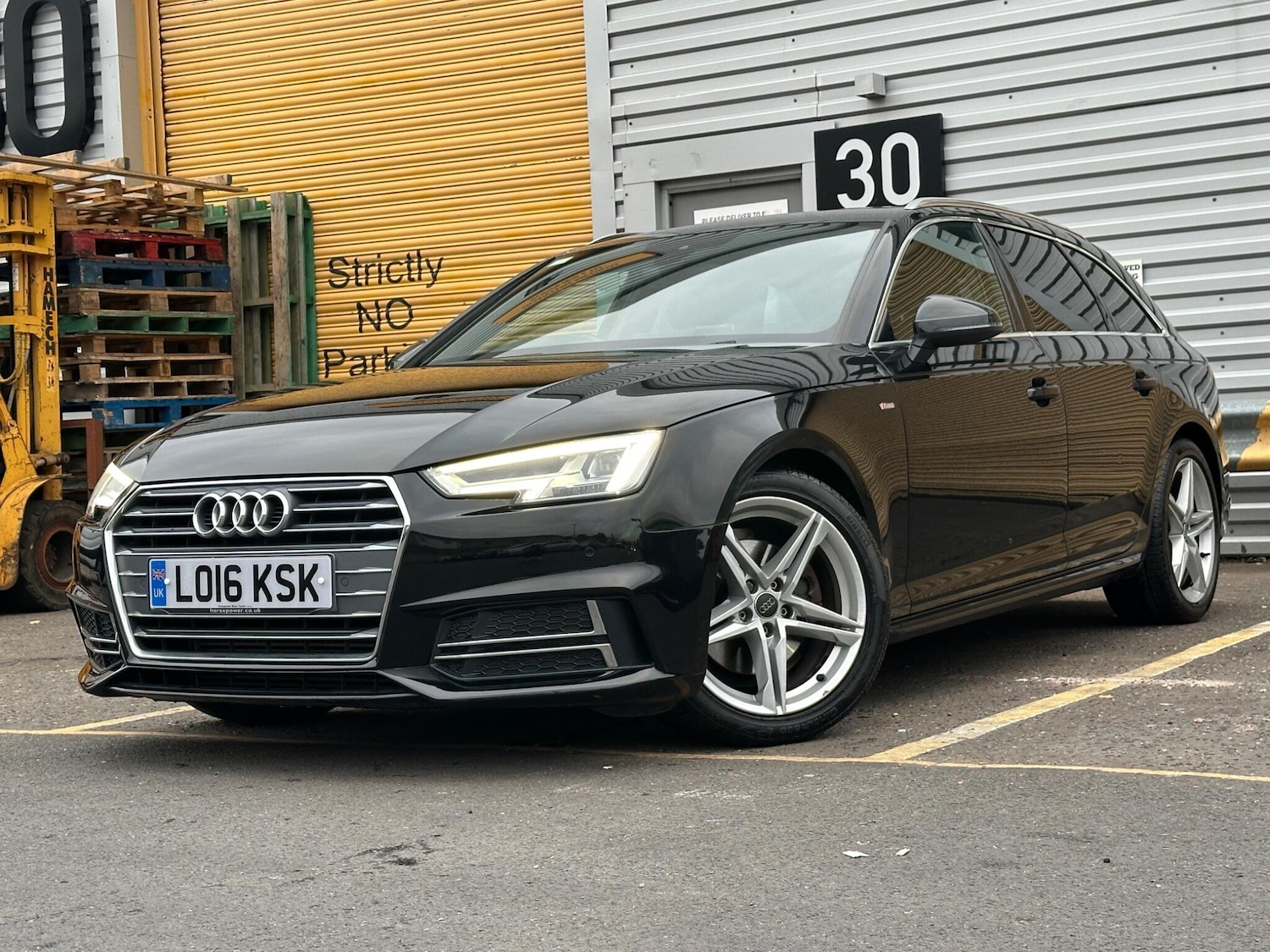 Used Audi A4 Avant 2016 for sale - 76251210: Photo 2