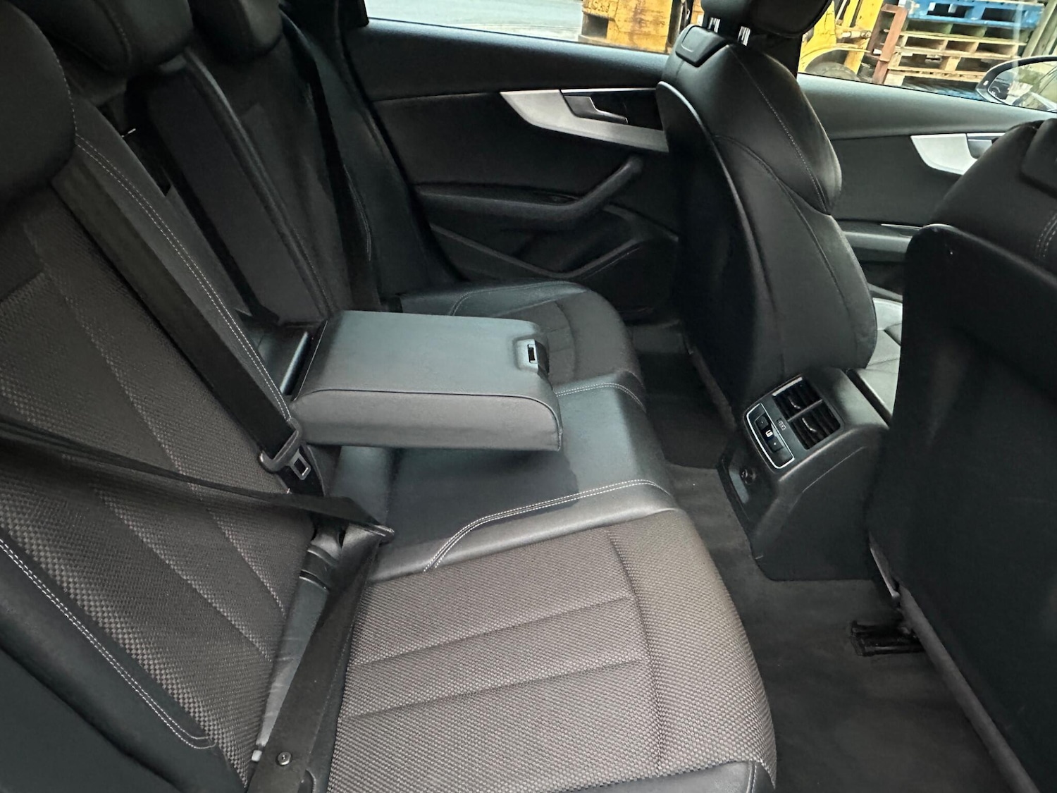 Used Audi A4 Avant 2016 for sale - 76251210: Photo 32