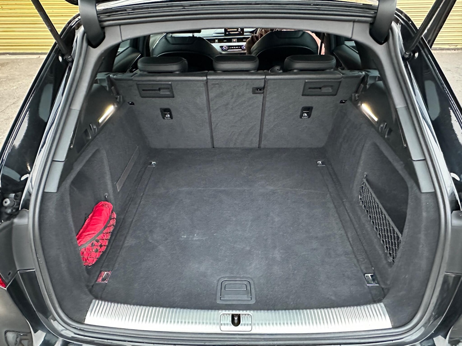 Used Audi A4 Avant 2016 for sale - 76251210: Photo 64