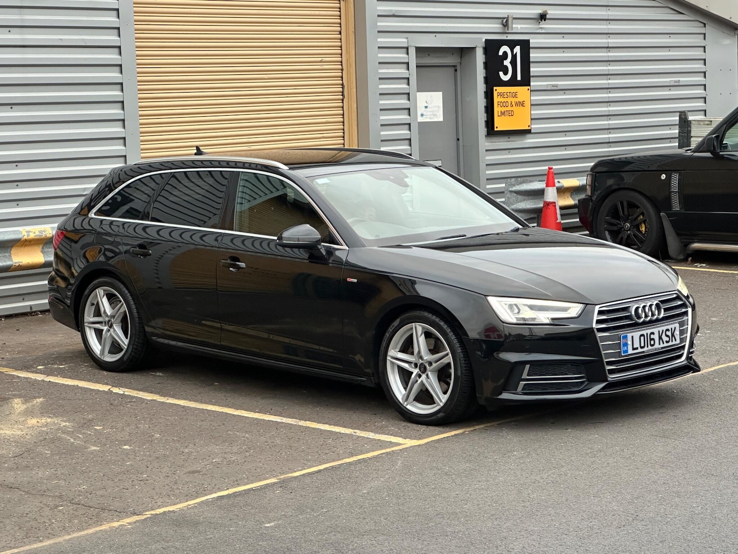 Used Audi A4 2016 for sale - 76984896: Photo 2