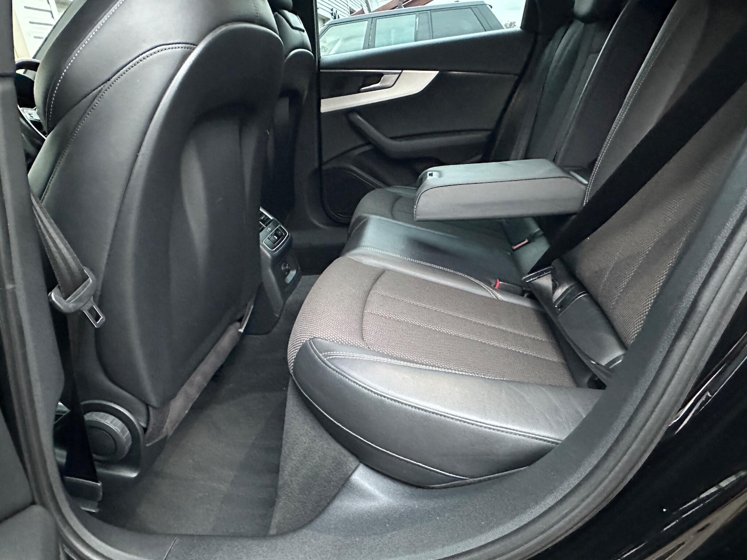 Used Audi A4 2016 for sale - 76984896: Photo 28