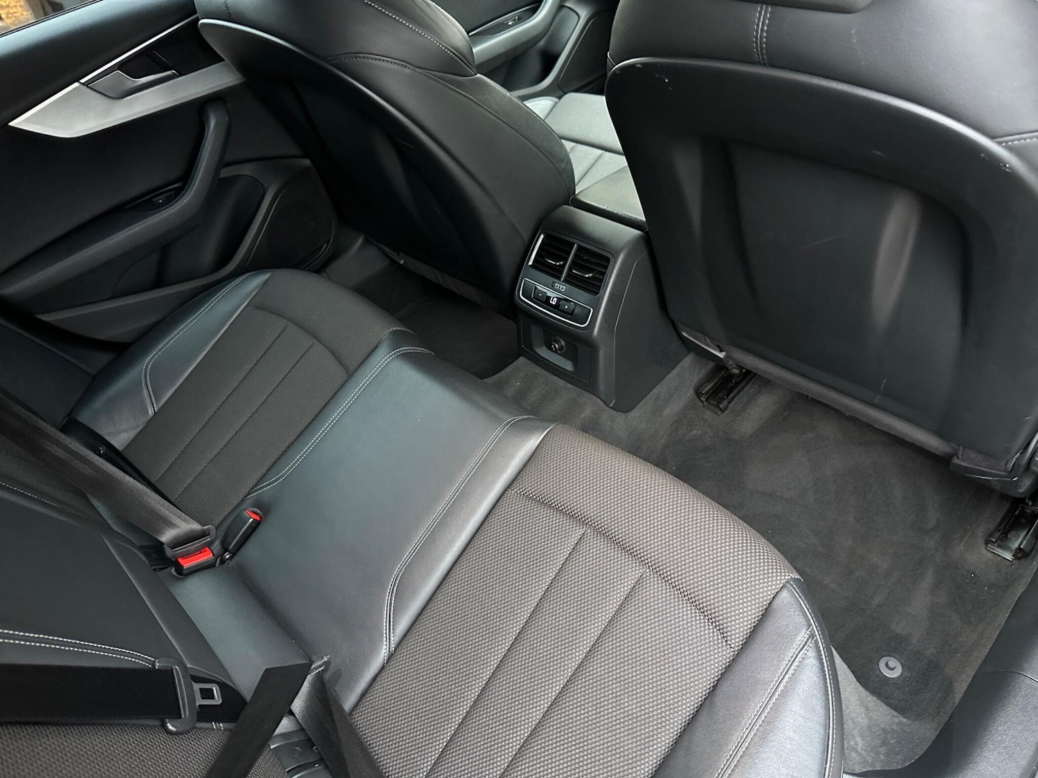 Used Audi A4 2016 for sale - 76984896: Photo 33