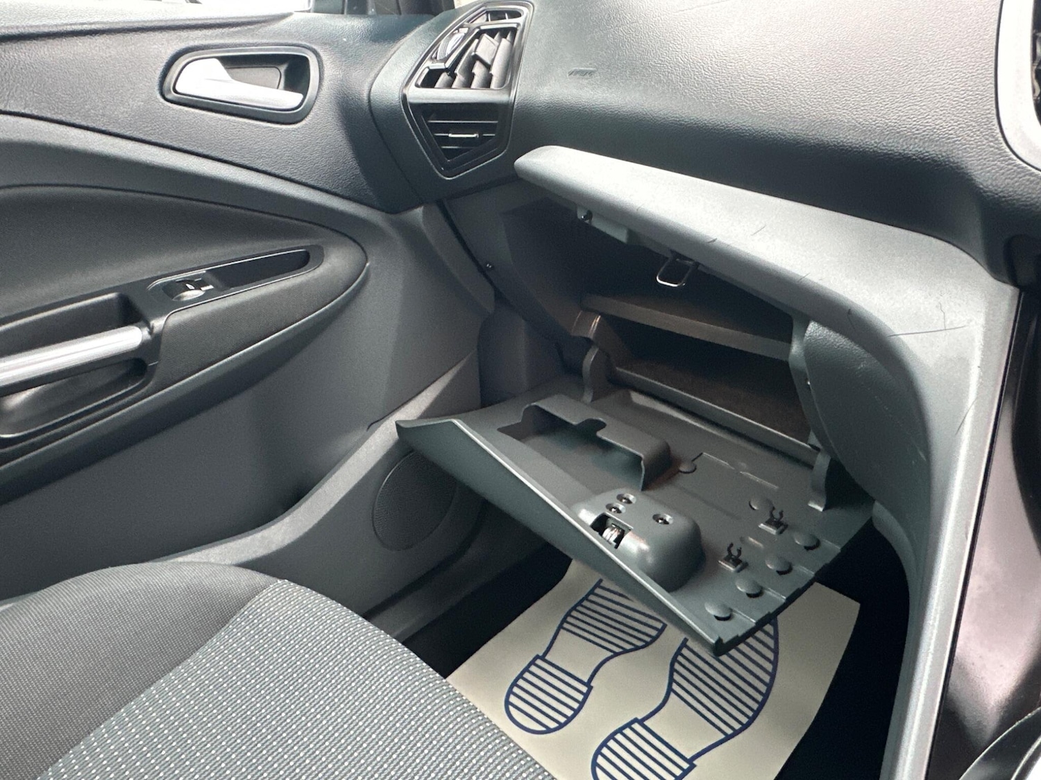 Used Ford C-Max 2014 for sale - 76984895: Photo 11