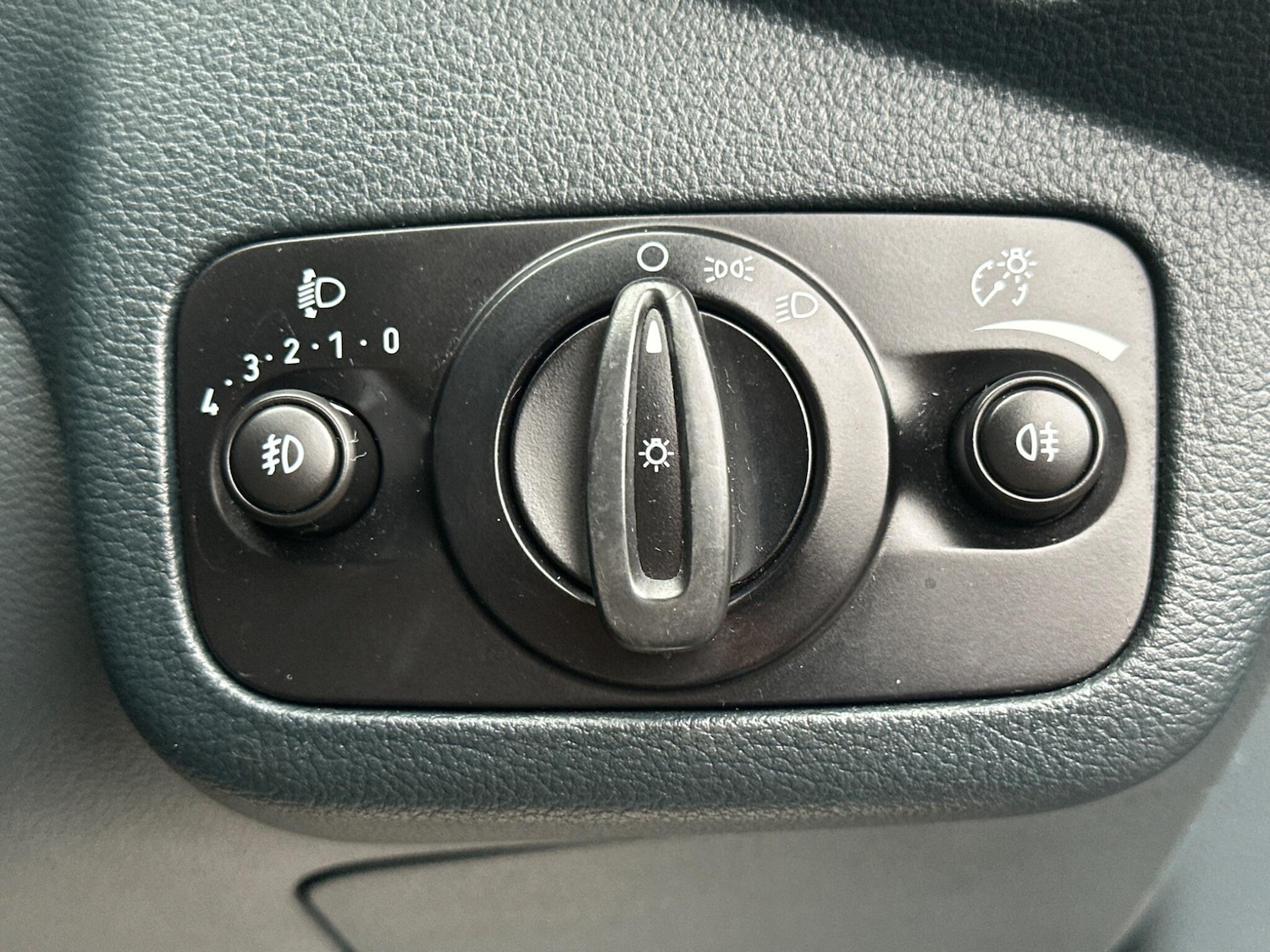 Used Ford C-Max 2014 for sale - 76984895: Photo 39