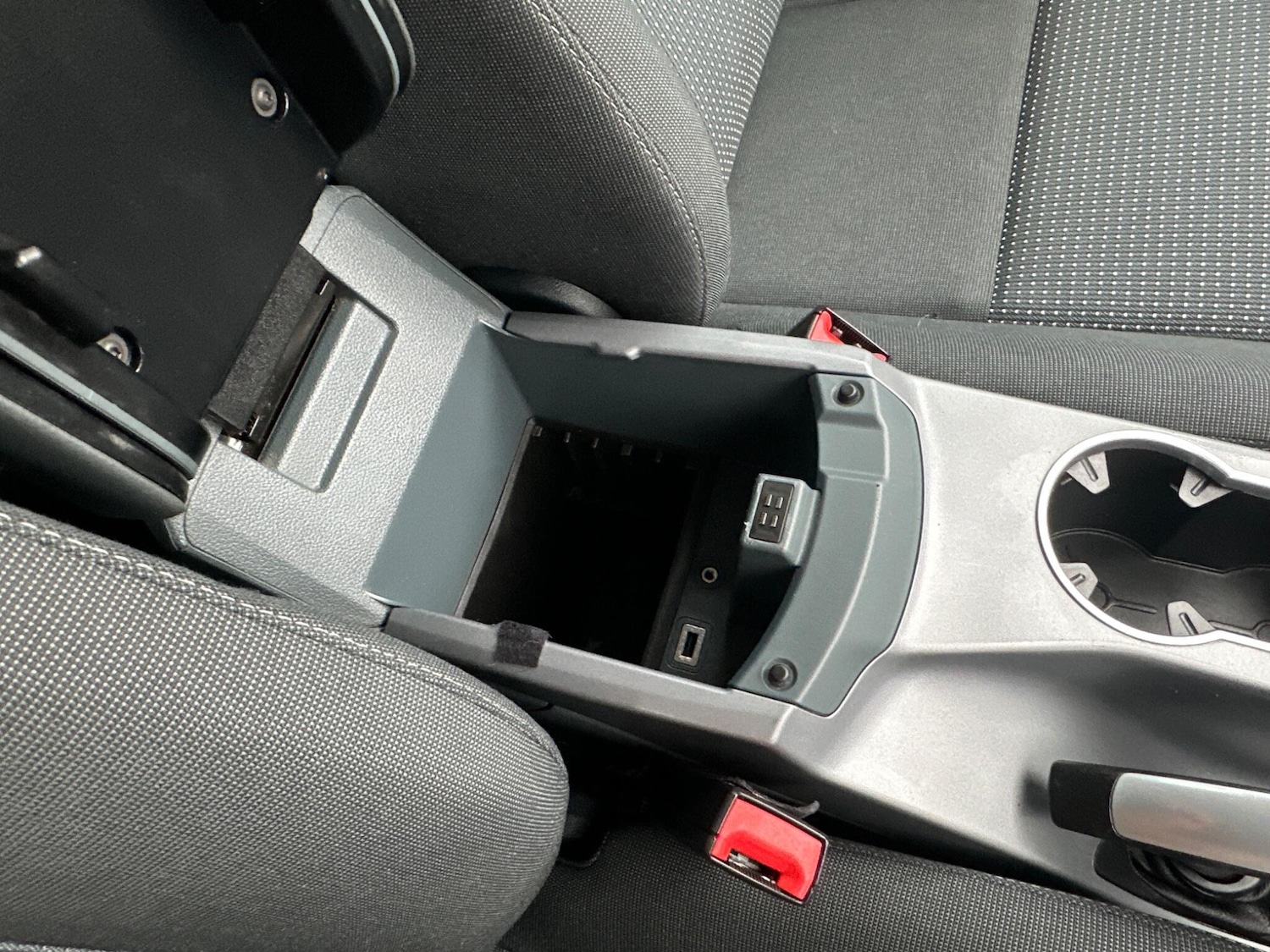 Used Ford C-Max 2014 for sale - 76984895: Photo 63