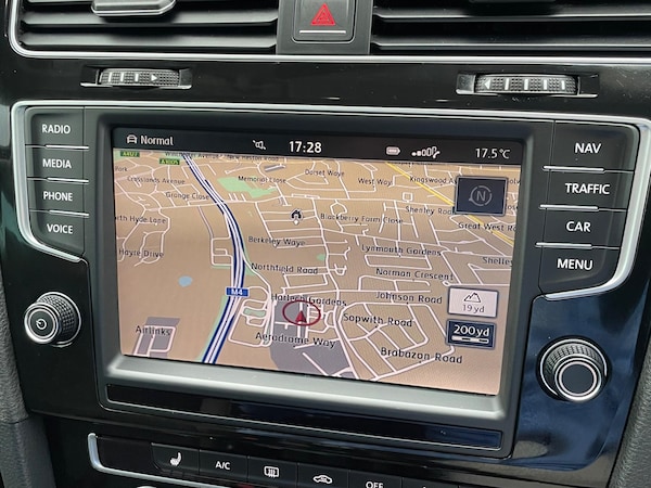 Used Volkswagen Golf 2015 for sale - 76201411: Photo 30